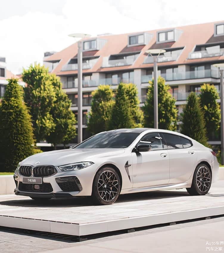 哑光银色涂装 质感升级不少 宝马m8 grancoupe雷霆版实车_车家号_发现