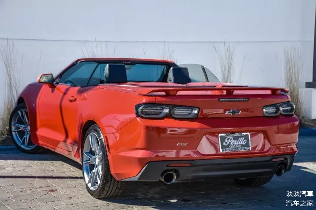 2020款雪佛兰科迈罗,敞篷更帅气