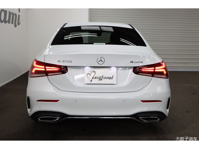 奔驰a级,运动帅气,内饰很有档次