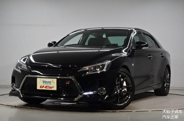 丰田锐志gr黑武士运动激进的风格