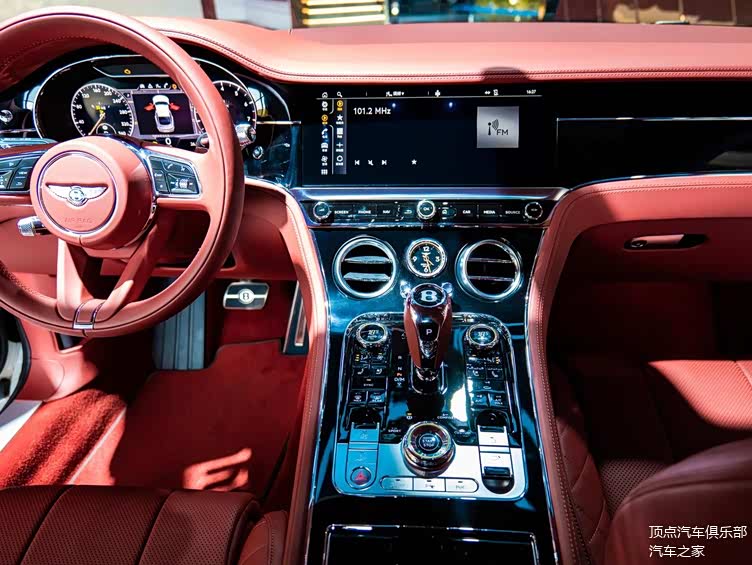 宾利 欧陆gt 白色/红色 2021款 4.