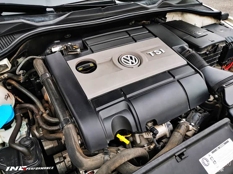 尚酷r相比老款车型在动力系统上没有任何改变,这台ea113发动机被多数