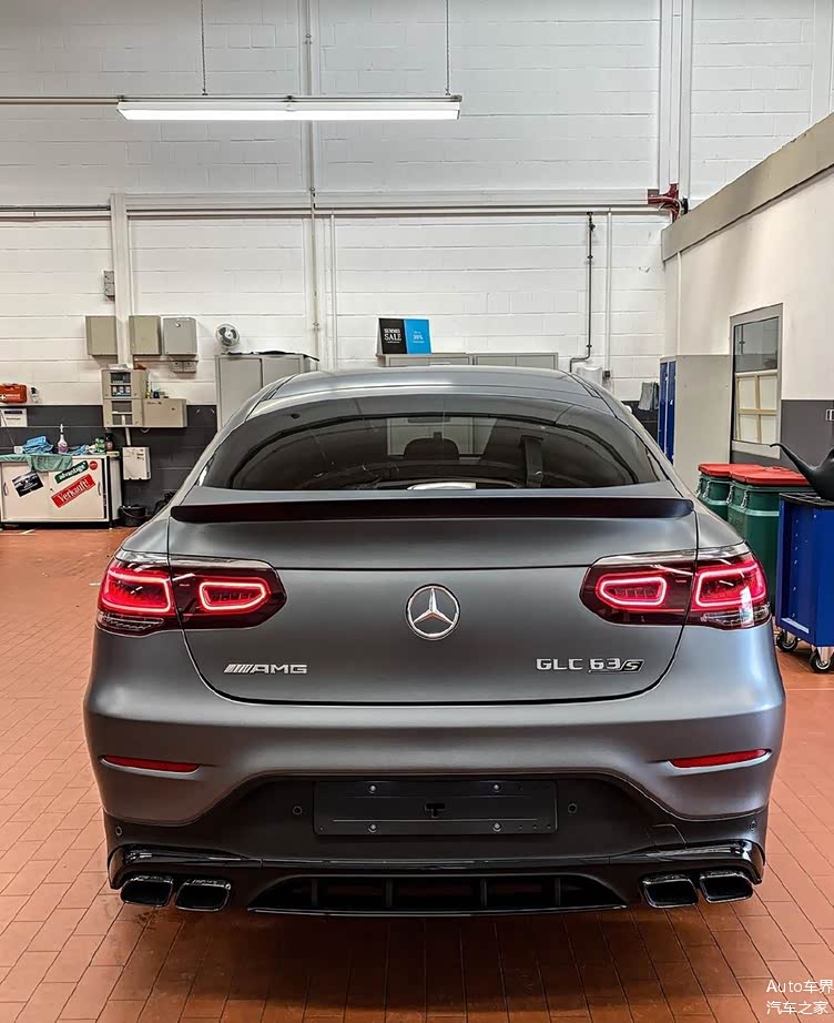 哑光灰涂装 黄黑撞色amg内饰 奔驰amg glc63s coupe 颜值很高_车家号