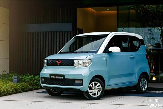 比如此次五菱在京东推出了半价的宝骏360和宝骏e100,售价分别为33400