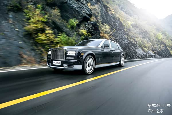 这辆银色与黑色相间的劳斯莱斯幻影加长版的_车家号_发现车生活_汽车