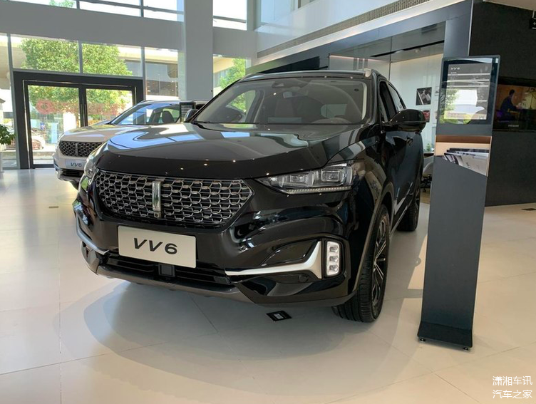 2021款wey vv6的外观设计是非常大方的,大嘴巴式的进气格栅可更好的