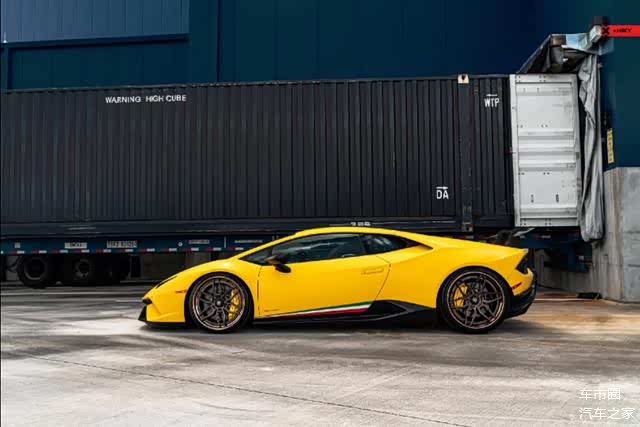 兰博基尼huracan赛道版,个人认为是最帅的小牛!
