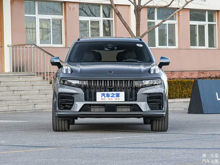 较量丨新贵与标杆的比拼领克09vs丰田汉兰达