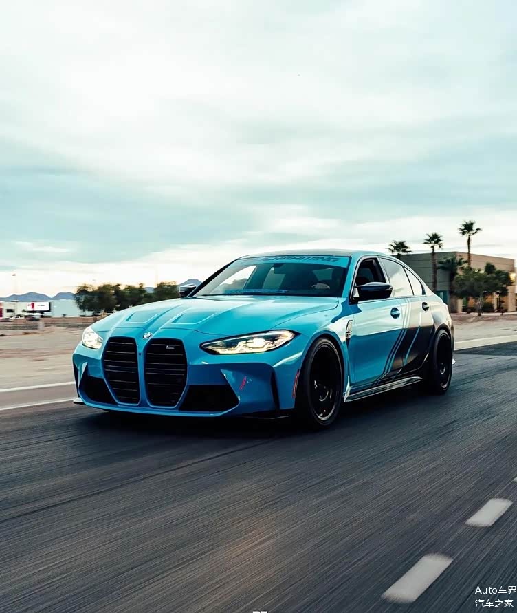 迈阿密蓝哑光黑涂装时尚且帅气宝马m3实车