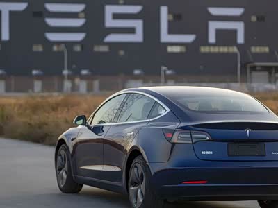 【文章】中国版的Model 3长续航后驱版和高性能全驱版终于来啦!特斯拉日前开放了两款车型的预订,续航668km(NEDC)的国产Model ...