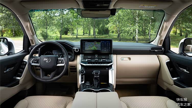 丰田全新兰德酷路泽内饰