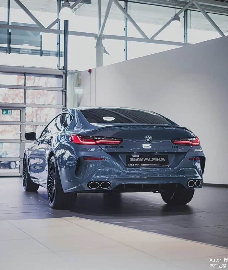 烟雾蓝低调奢华高性能阿尔宾娜b8四门轿跑车