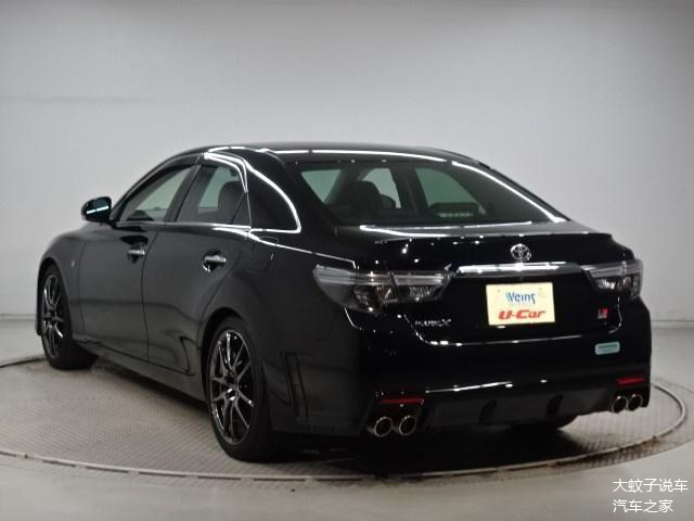 丰田锐志gr黑武士运动激进的风格