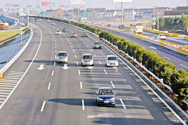 与拥堵说再见 五一长假自驾出行指南
