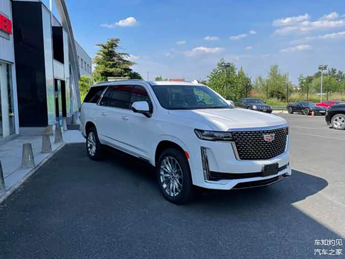 凯迪拉克凯雷德实拍,搭载6.2l v8引擎!外观给足"面子"!