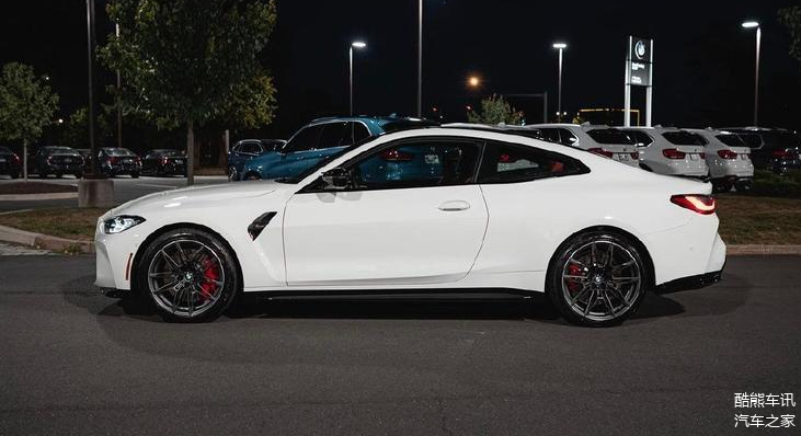 白色涂装更有高级感宝马m4雷霆版实车图年轻男人的梦想车型