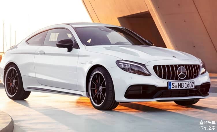 全新梅赛德斯amgc63轿跑车正式上市售9358万元