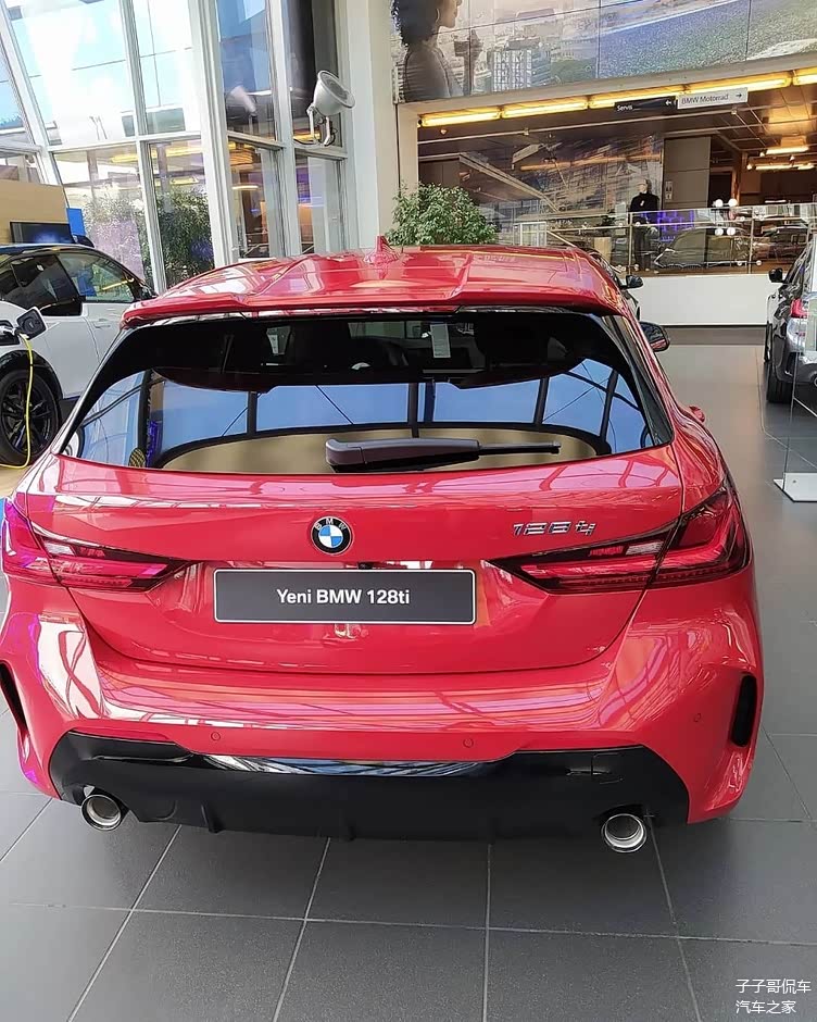 海外售价曝光全新宝马128ti实车大红车身涂装更具年轻气息