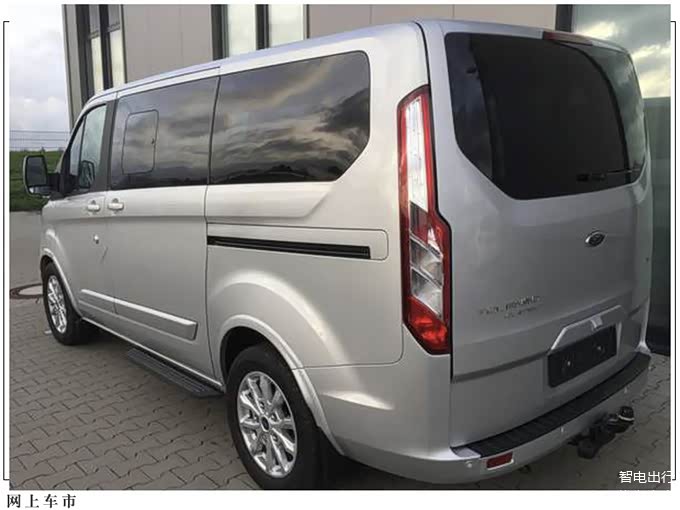 实拍新车的具体型号为titanium,目前已在部分海外市场发售,动力上搭载