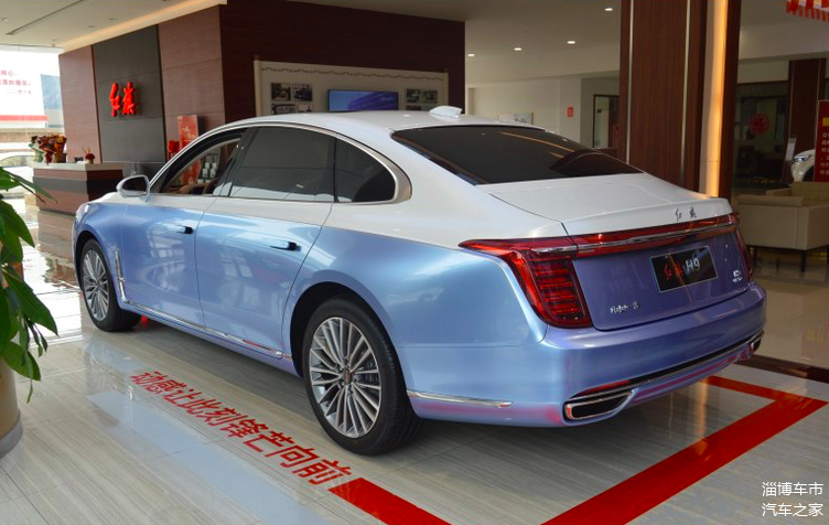 国潮来袭当红不让探店2020款红旗h9白玉蓝色涂装罕见很火