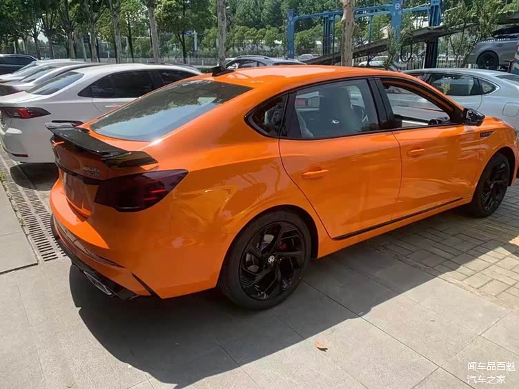 全新名爵mg6pro到店外观战斗感升级带跑车声浪可迸发181马力