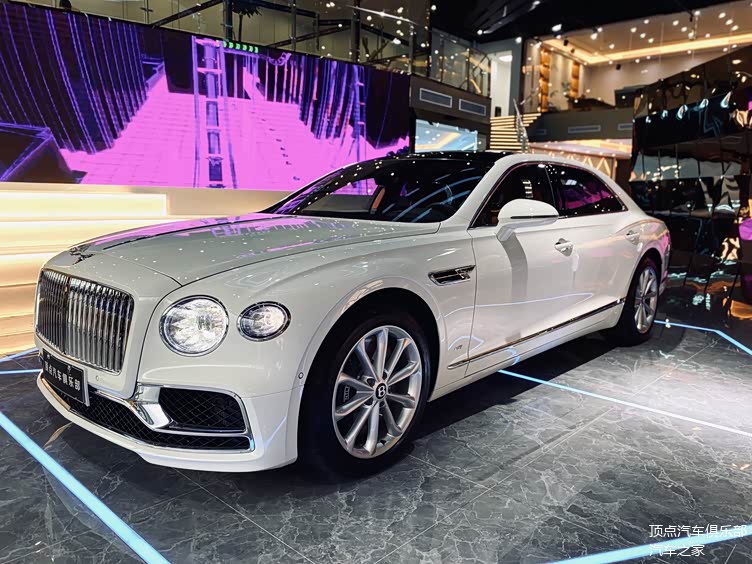 手工打造感受造车艺术之美与机械之美实拍21款宾利飞驰