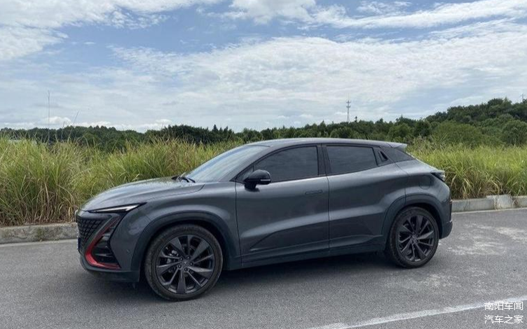 国产平民跑车亮相2021款长安unit价格稳定平价销售1159万起