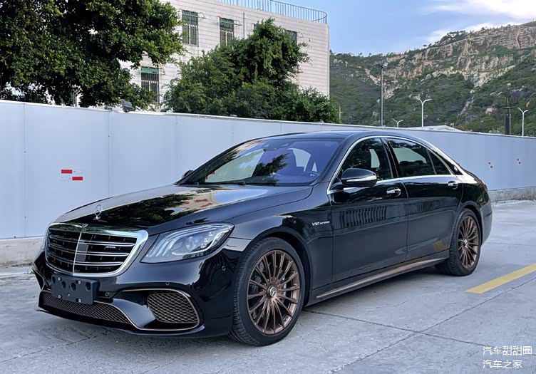 高贵典雅的奢华气质开着很有排面奔驰amgs65l典藏版实车