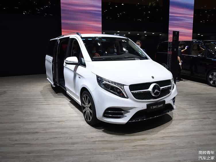 2021成都车展2021款奔驰v级正式亮相