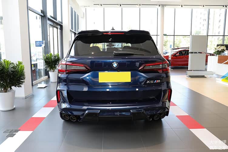 600马力 v8,捍卫燃油车的尊严!实拍2021款 宝马x5 m