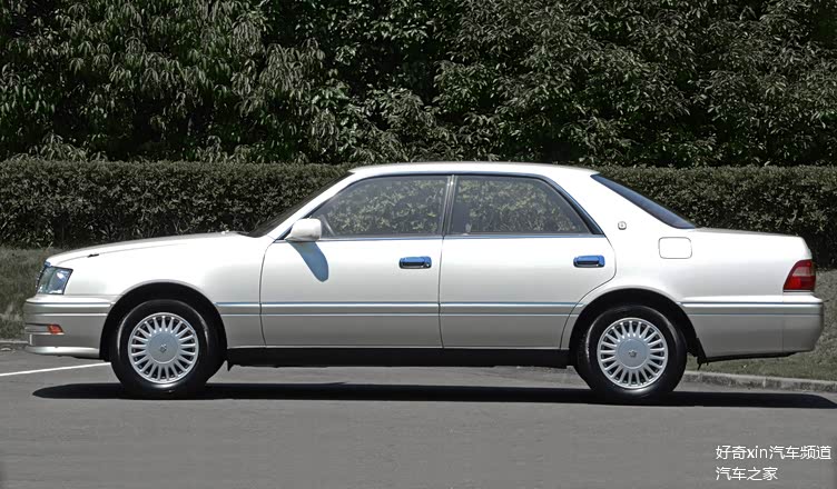 历代majesta为迎接皇冠诞生40周年,1995年八月,十代皇冠