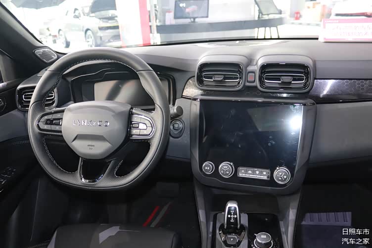 探店实拍2022款领克03,外观非常年轻,内饰用料扎实,要火?