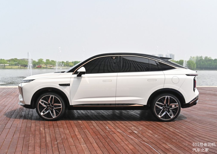 荣威全新suv鲸看上去依旧十分清爽简洁