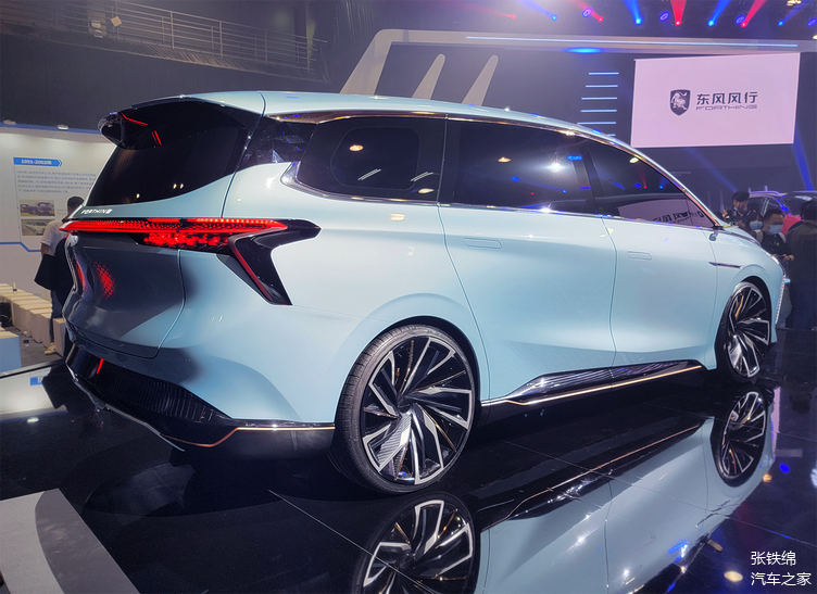 东风全新mpv概念车实拍,全新设计风格,新车标,外观很年轻运动