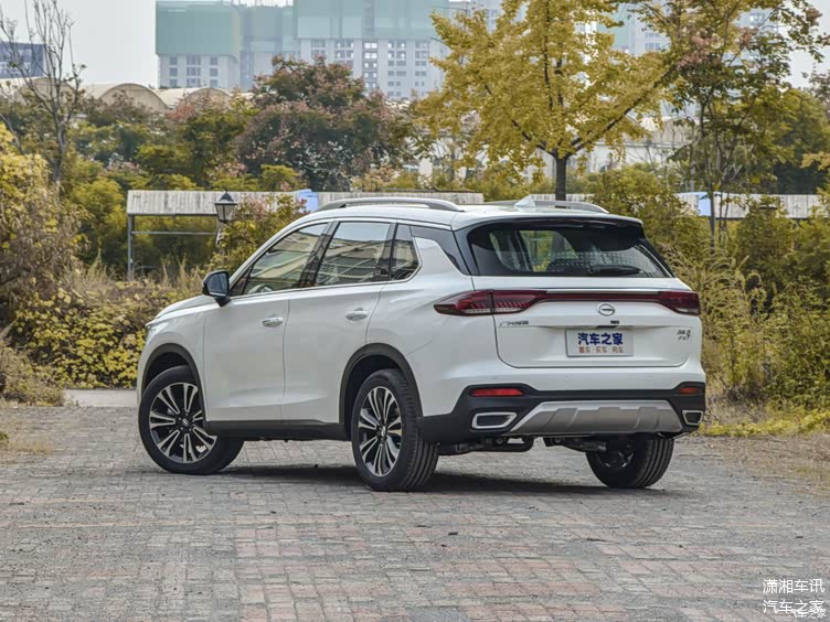 2021款广汽传祺gs5 外观相当大气,配置丰富,动力稳定!