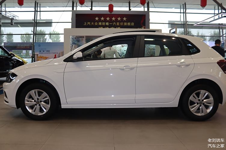 2021款大眾polo plus,內飾簡約,外觀小巧精緻,油耗低至5.5l!