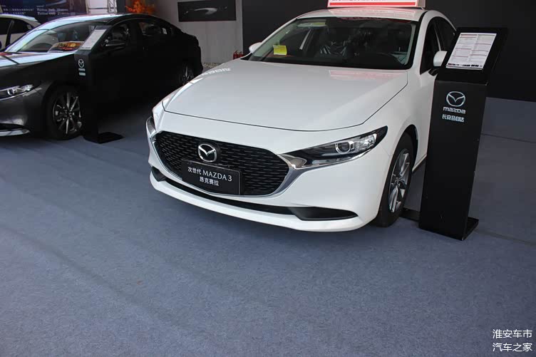 2021款昂克赛拉实拍,白色很少见,配置完善,用料高级,价格降了