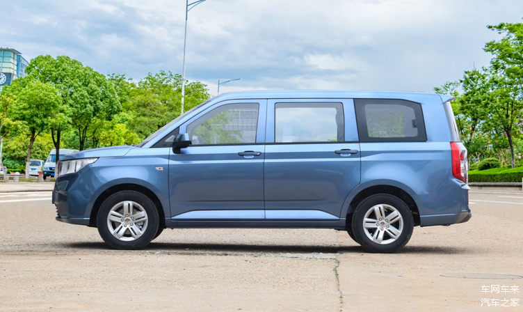 采用时尚外观设计,五菱宏光plus究竟在哪里做了加法