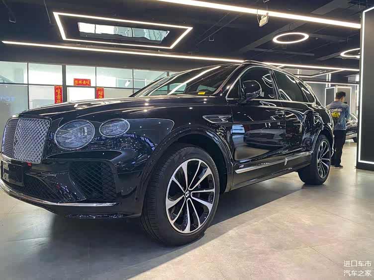 宾利添越图集赏析外观彰显尊贵