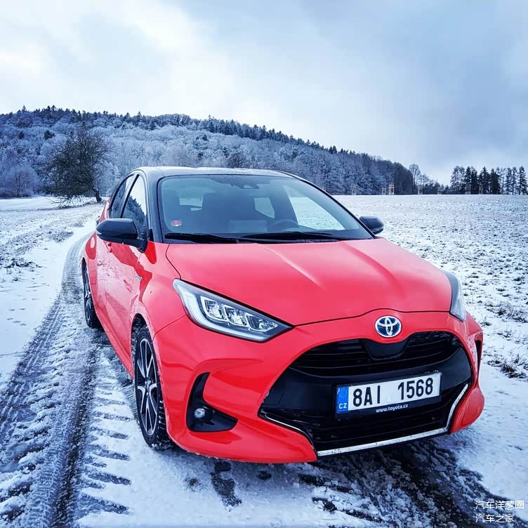 全新丰田yaris海外实车造型依然个性且更有运动范儿