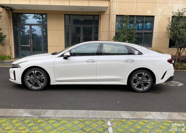 直降198万元2020款起亚k5凯酷实车亮相跌至1420万起