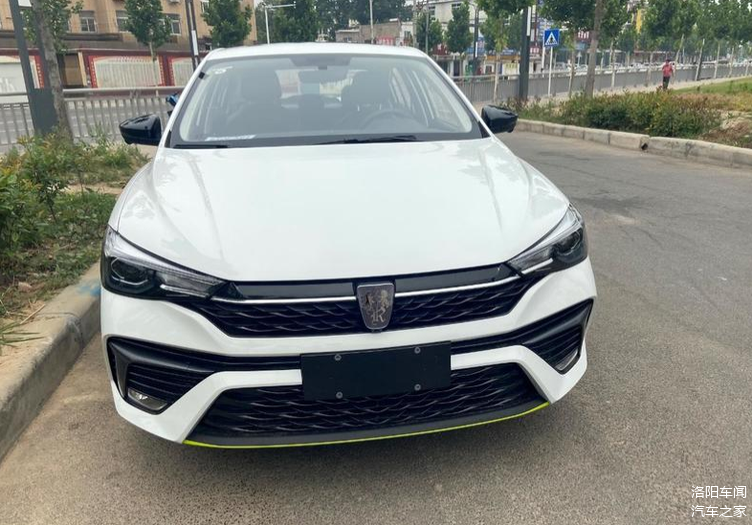 价格亲民经济实用荣威i5裸车价低至599万元