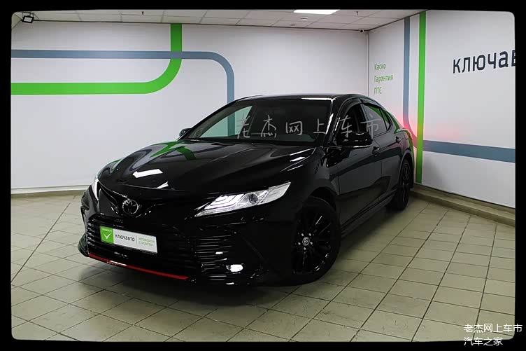 新款丰田凯美瑞黑武士运动感十足搭载v6发动机海外版