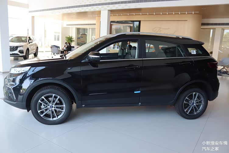 2021款福特领界s到店黑色涂装运动足15t动力稳直降8000元