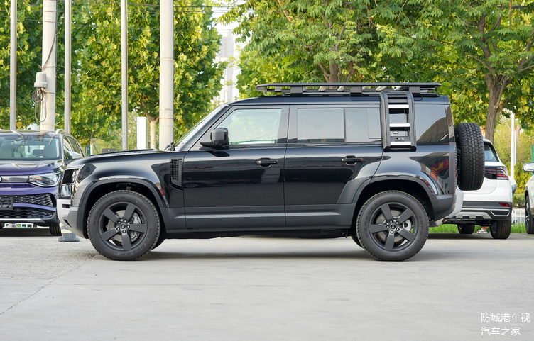 2022款路虎卫士110终于上市!起步配v6发动机,84.80万起