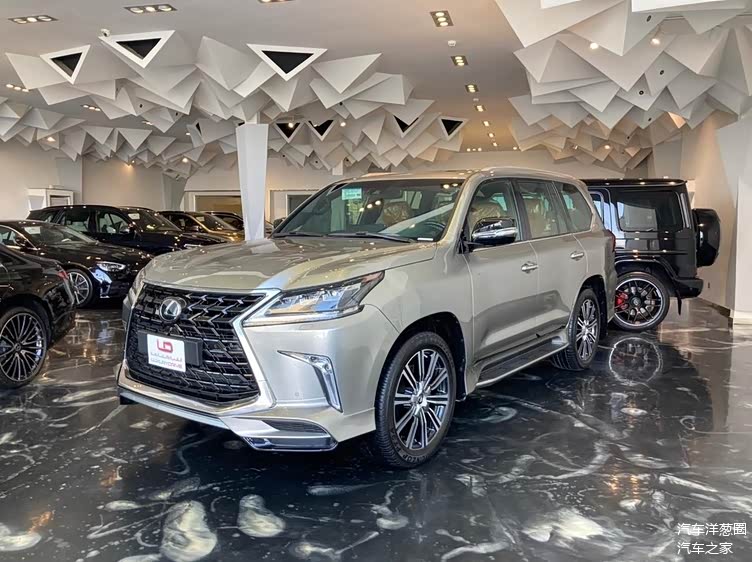 新款雷克萨斯lx570实车对标宝马x7的旗舰suv