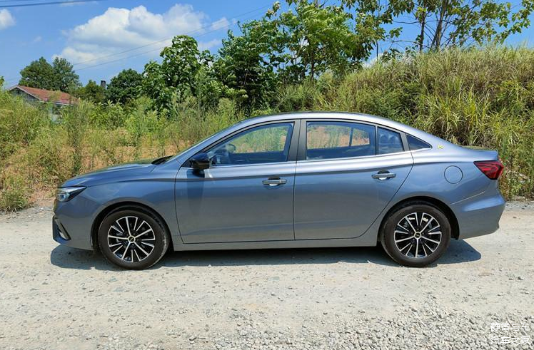 谁当炮灰2021款荣威i5让利高达08万裸车价599万起