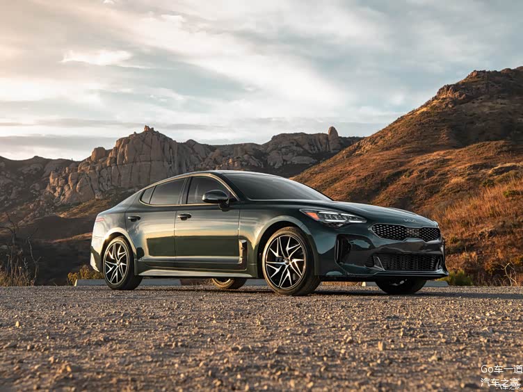 韩系性能车起亚美版斯汀格gt使用全新车标logo