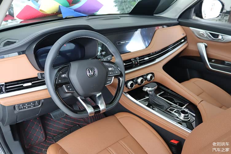 大尺寸车身20t6at动力输出流畅实拍2021款长安cs95