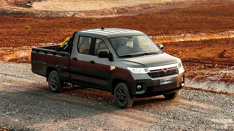 3月18日,上汽通用五菱旗下首款皮卡车型--五菱征途(参数|询价)正式